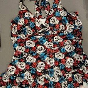 🖤 Torrid Skull & Roses Halter Tankini Swim Top 🖤